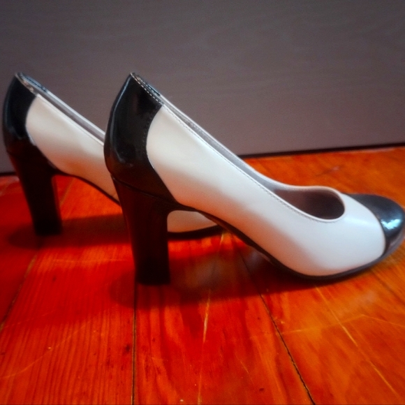 Shoes - Picture 3 of 4